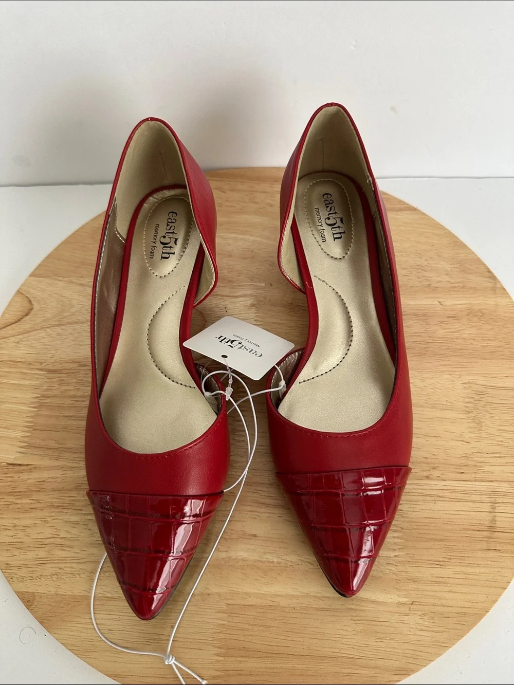 east 5th Dion Womens Pointed Closed Toe Kitten Heel Pumps